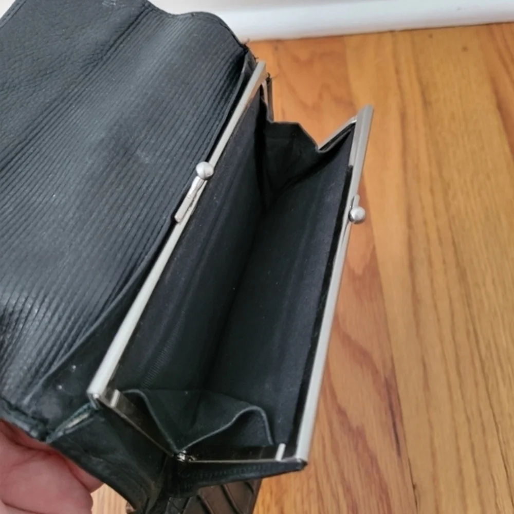 Wilson's Black Leather Women's Wallet with Coin Purse Pocket‎ Lots of Card Slots